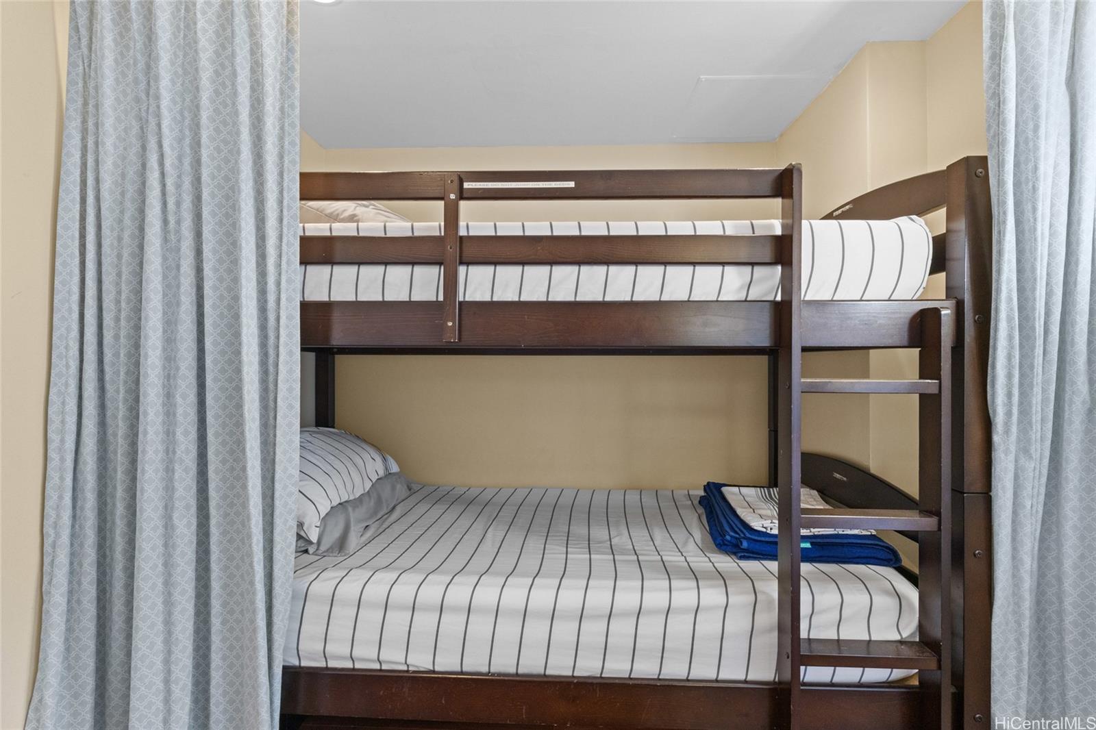 Makaha Valley Towers condo # G1626, Waianae, Hawaii - photo 11 of 18