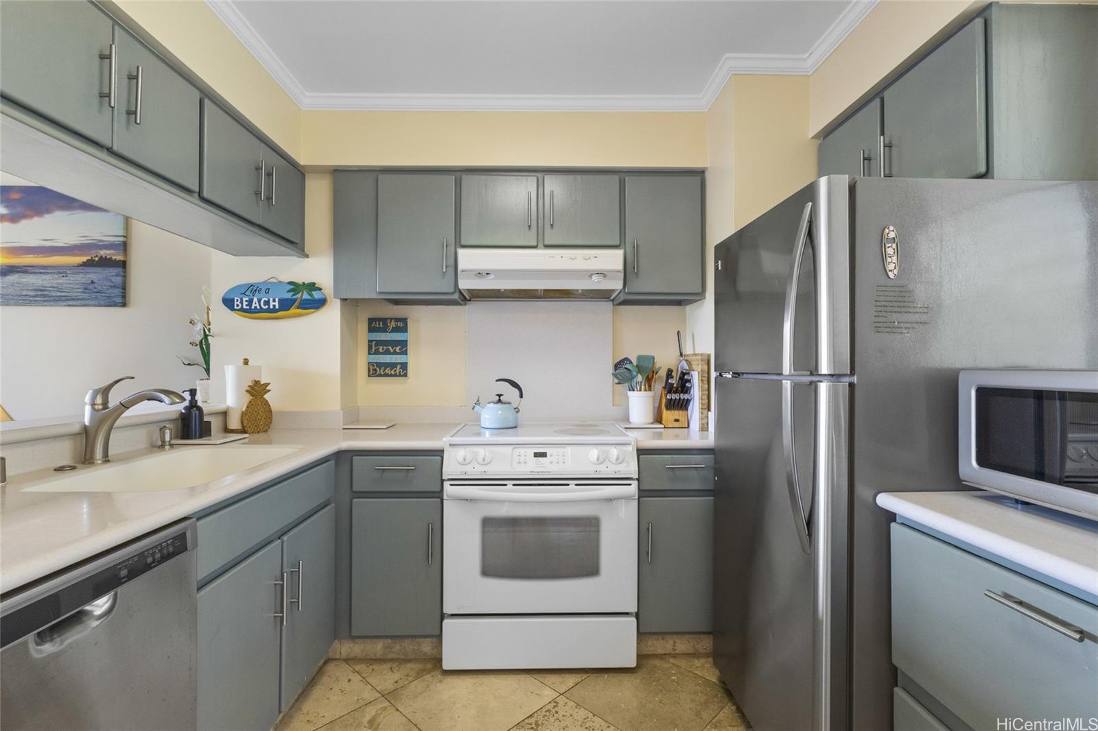 Makaha Valley Towers condo # G1626, Waianae, Hawaii - photo 6 of 18