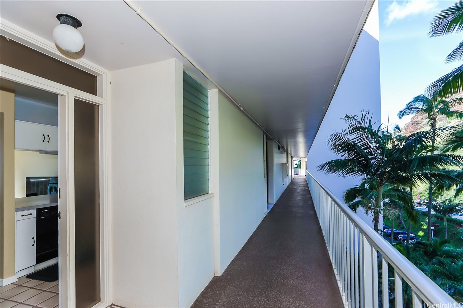 Makaha Valley Towers condo # G828, Waianae, Hawaii - photo 18 of 25