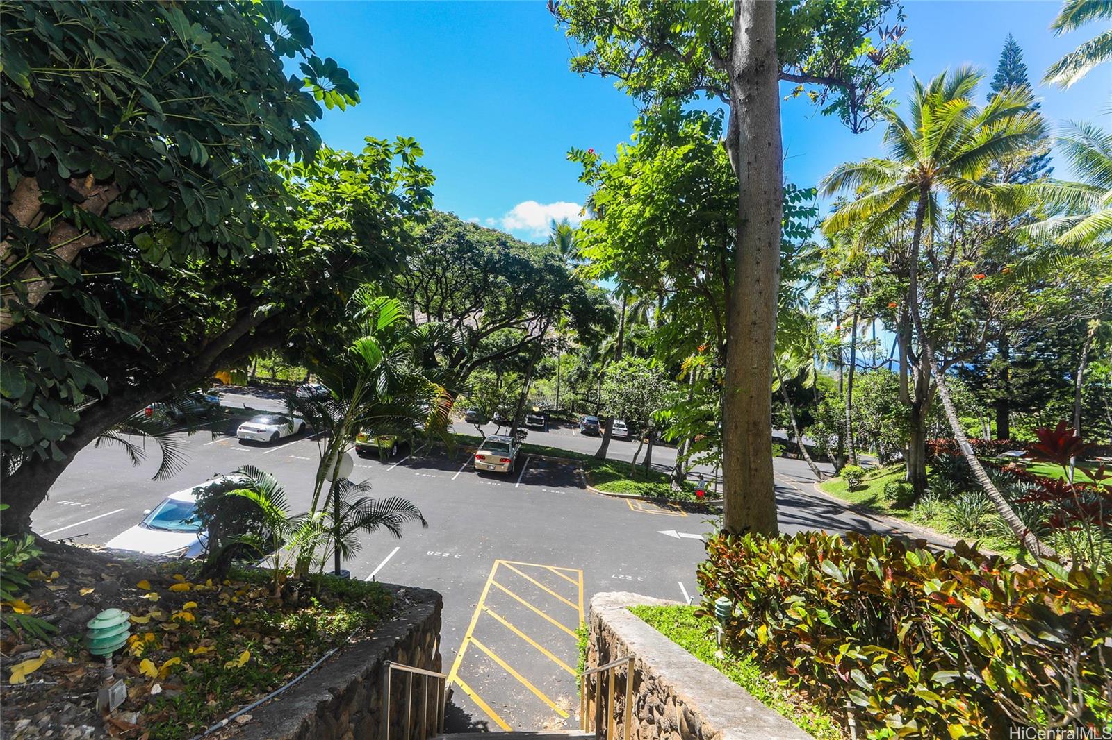 Makaha Valley Towers condo # G828, Waianae, Hawaii - photo 20 of 25