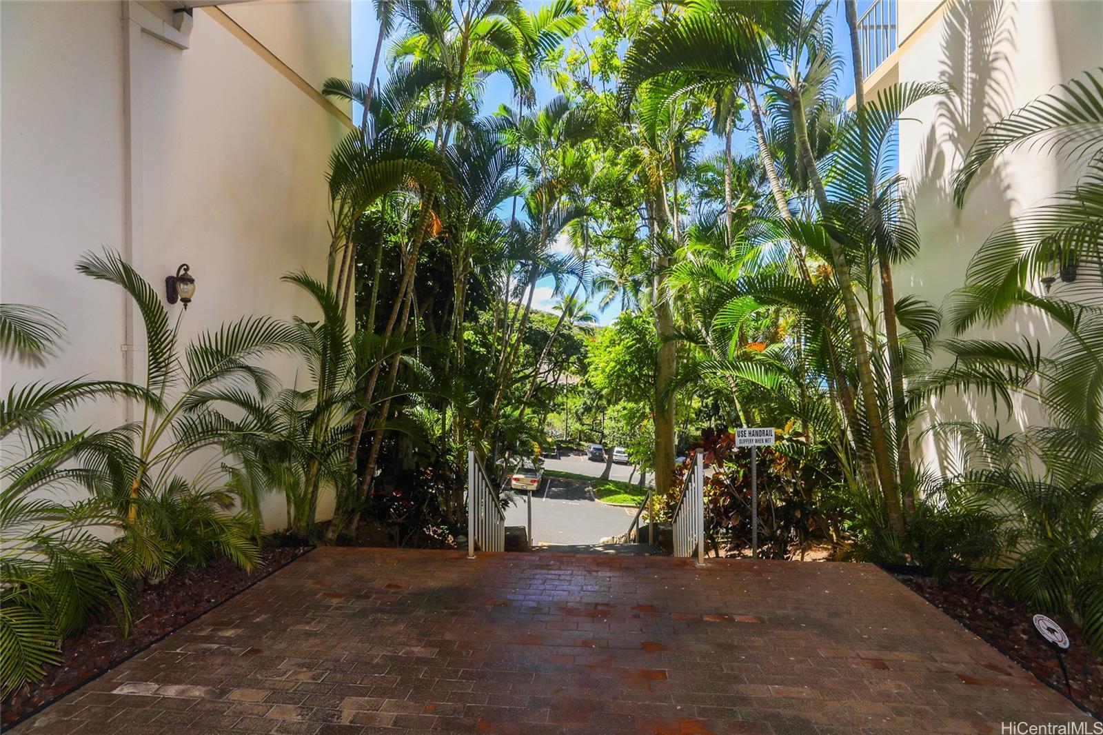 Makaha Valley Towers condo # G828, Waianae, Hawaii - photo 22 of 25