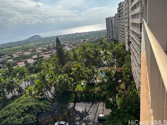 Makaha Valley Towers condo # G928, Waianae, Hawaii - photo 4 of 6