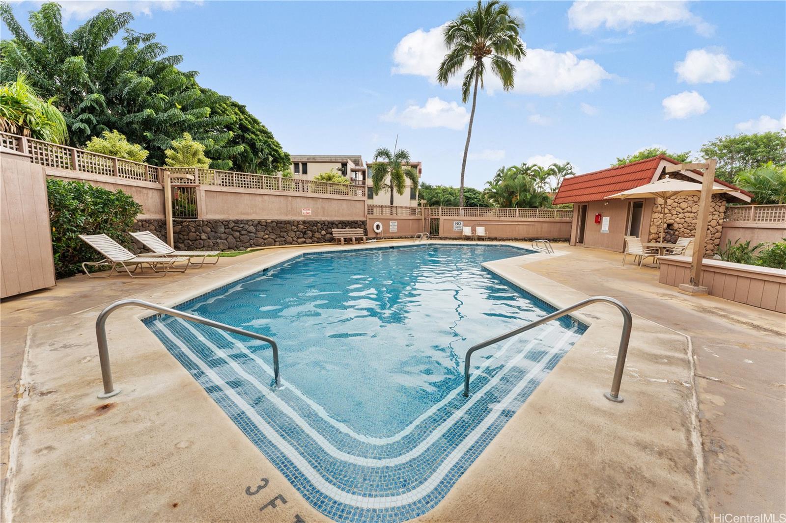 Makaha Valley Pltn condo # 11/44B, Waianae, Hawaii - photo 9 of 11
