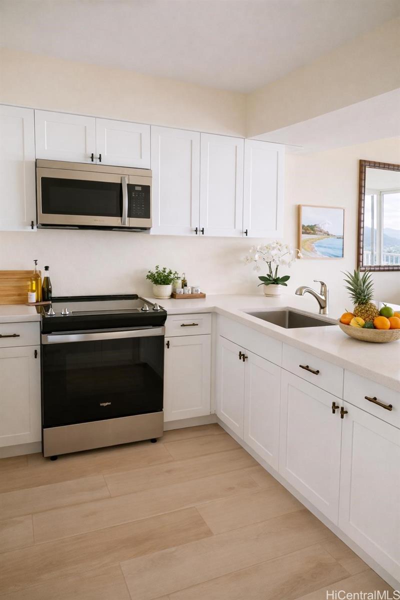 Makaha Valley Towers condo # 1031, Waianae, Hawaii - photo 9 of 16