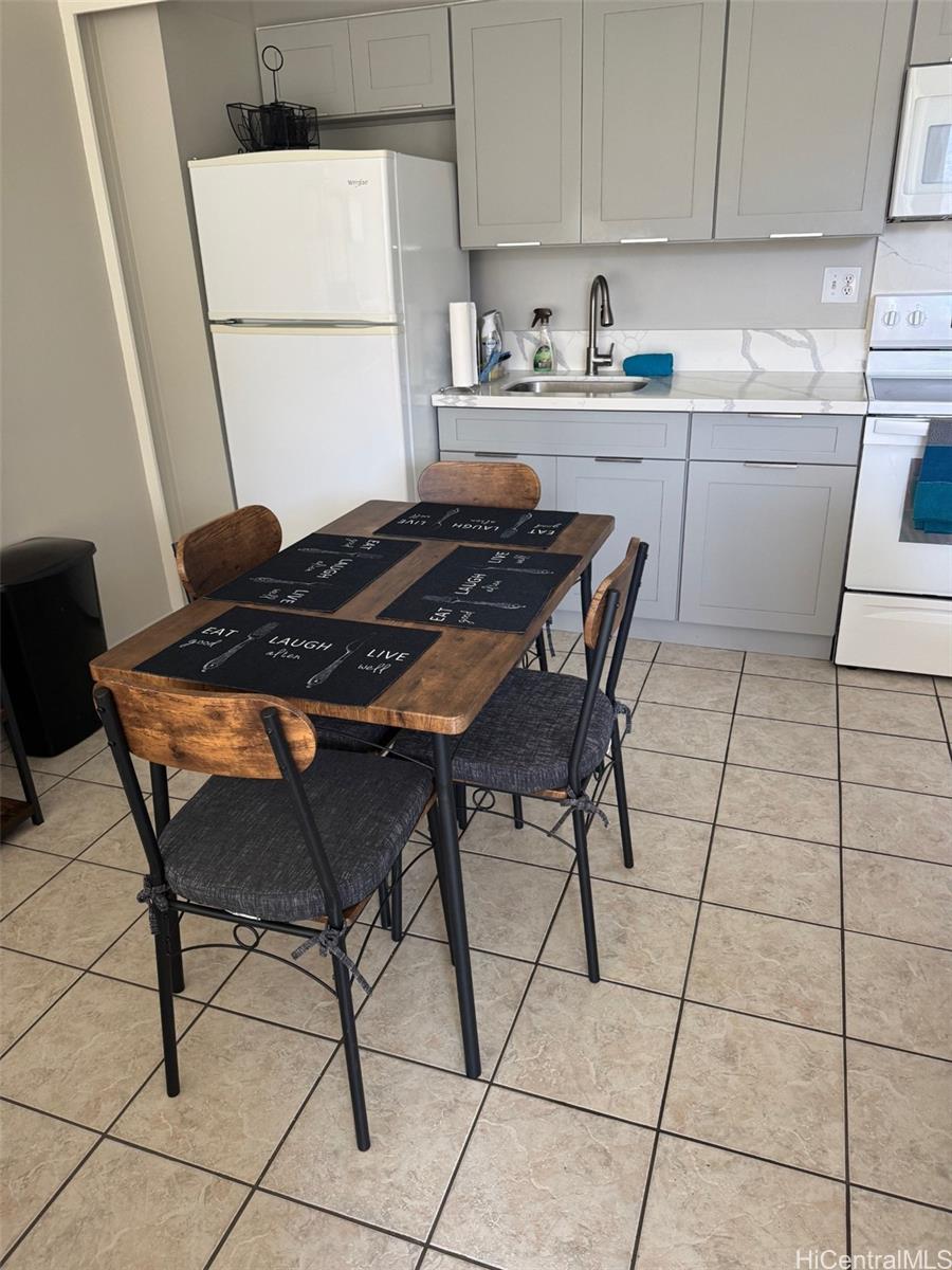 Makaha Valley Towers condo # 432, Waianae, Hawaii - photo 11 of 13