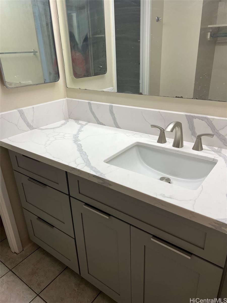 Makaha Valley Towers condo # 432, Waianae, Hawaii - photo 3 of 13