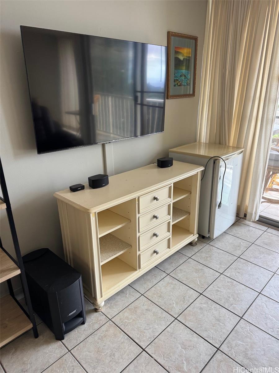 Makaha Valley Towers condo # 432, Waianae, Hawaii - photo 4 of 13