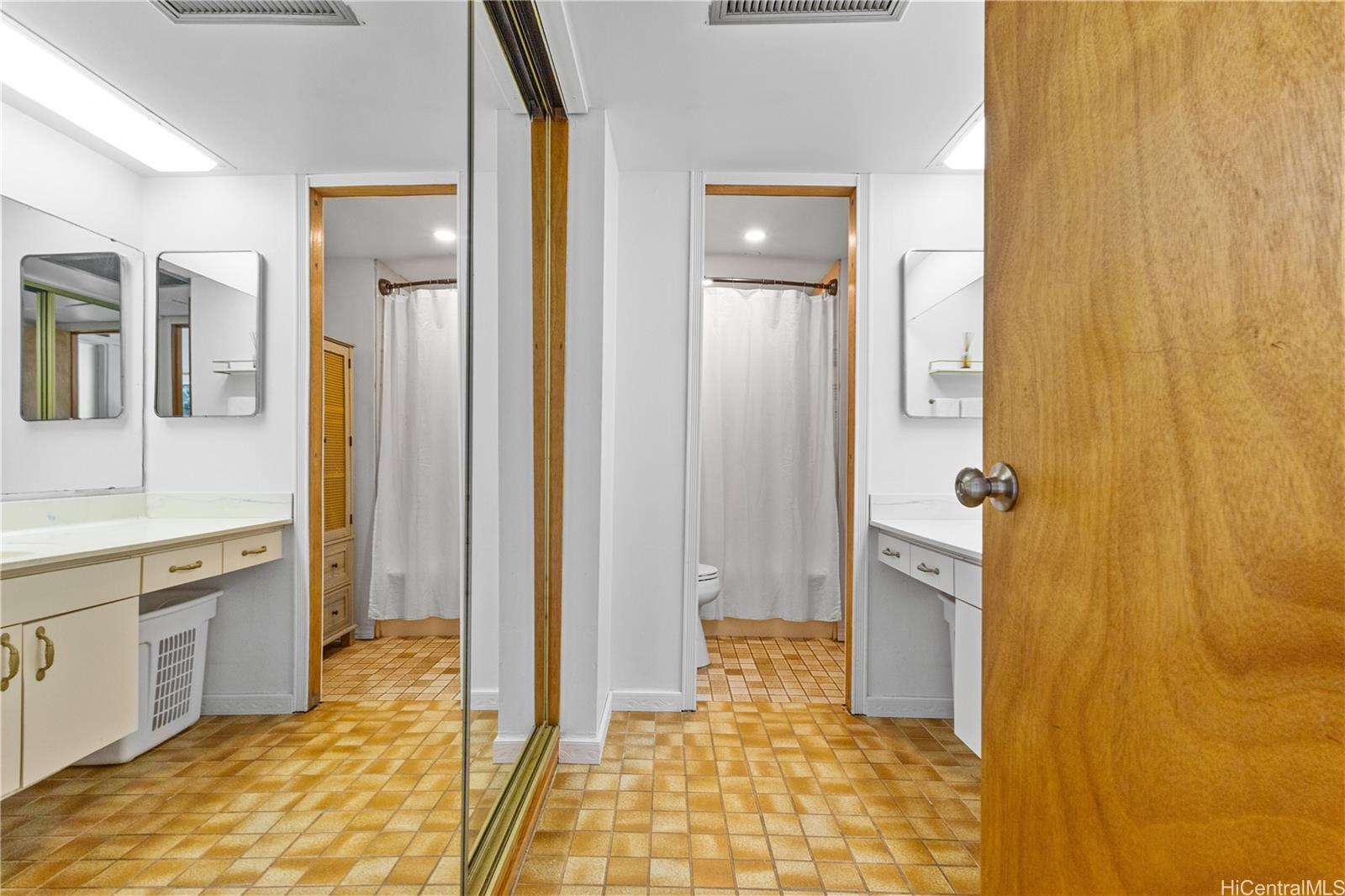 Makaha Valley Towers condo # 632, Waianae, Hawaii - photo 18 of 24