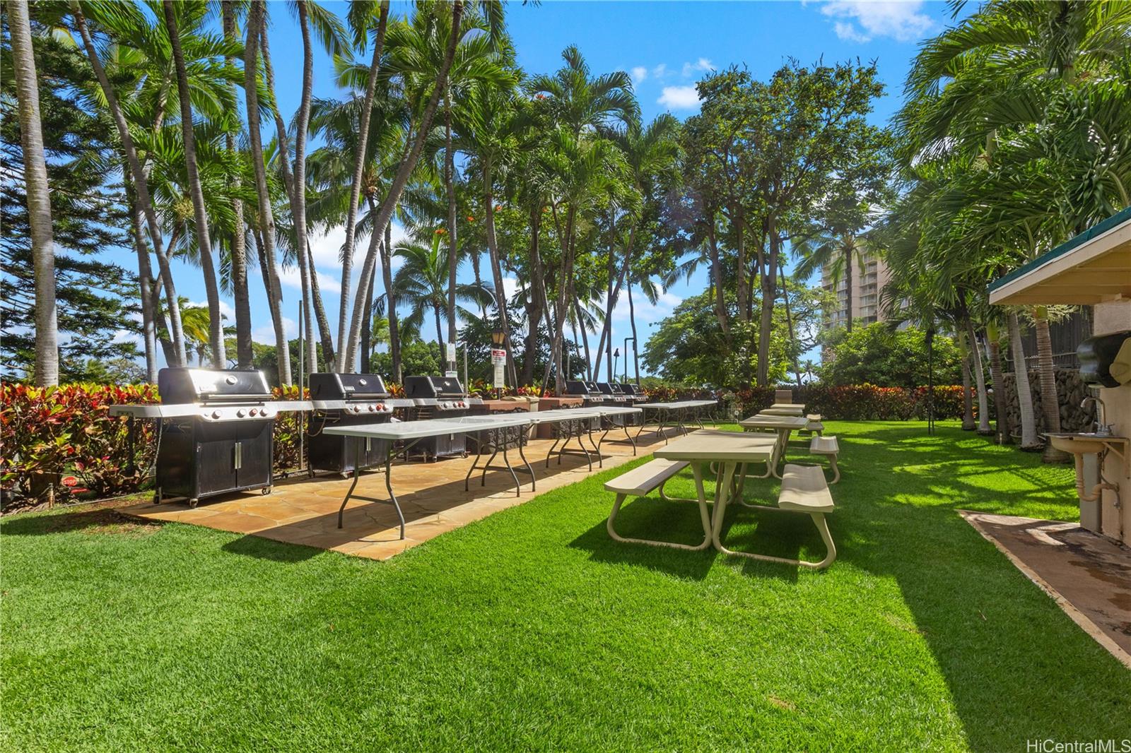 Makaha Valley Towers condo # 632, Waianae, Hawaii - photo 23 of 24