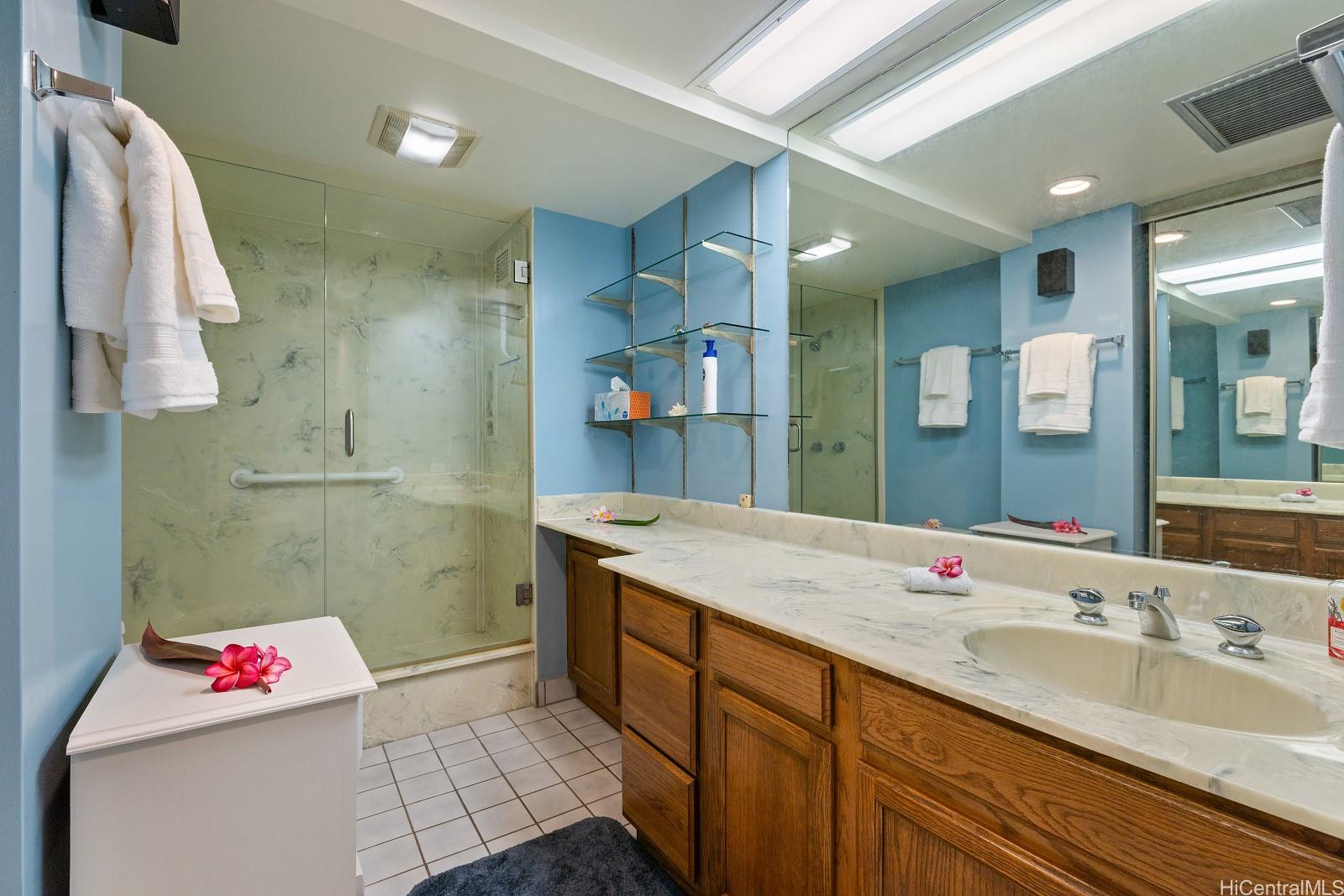 Makaha Valley Towers condo # 739/740, Waianae, Hawaii - photo 9 of 22