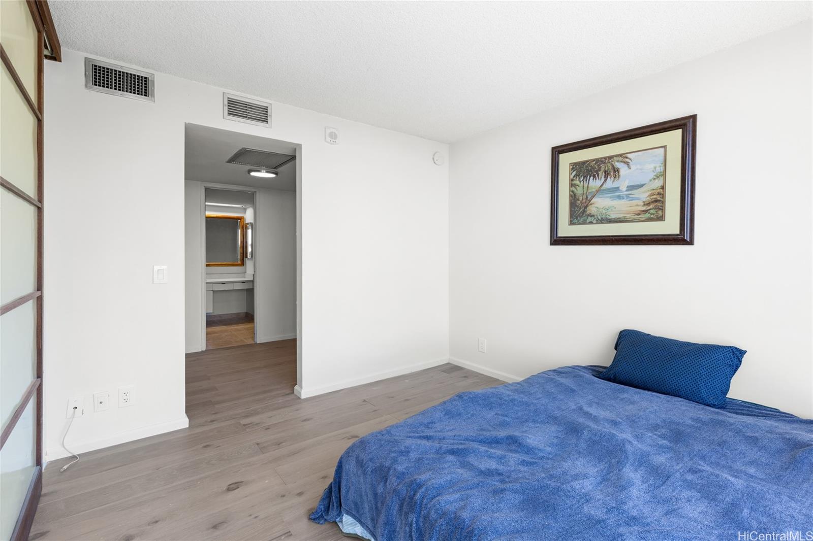 Makaha Valley Towers condo # J1034, Waianae, Hawaii - photo 16 of 24