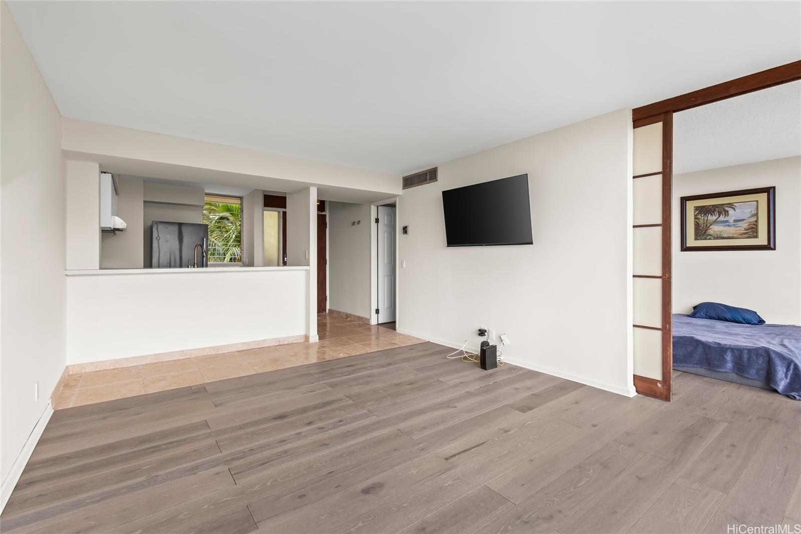 Makaha Valley Towers condo # J1034, Waianae, Hawaii - photo 8 of 25