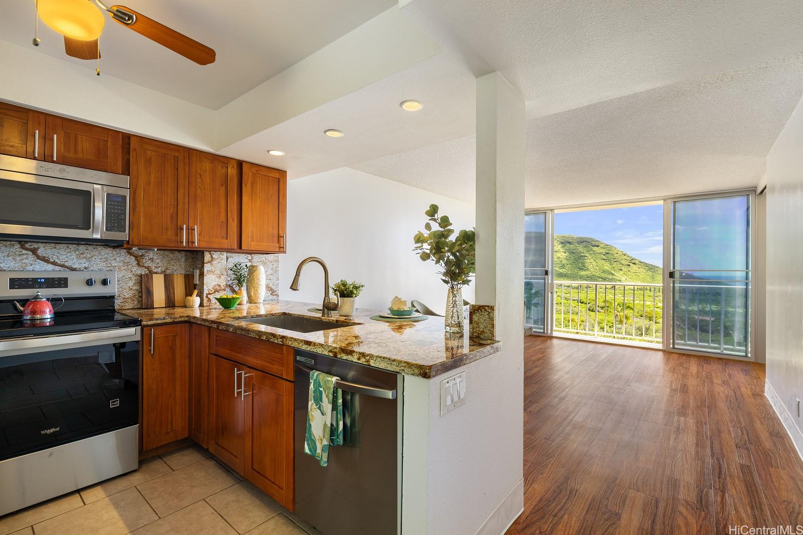 Makaha Valley Towers condo # J633, Waianae, Hawaii - photo 2 of 25