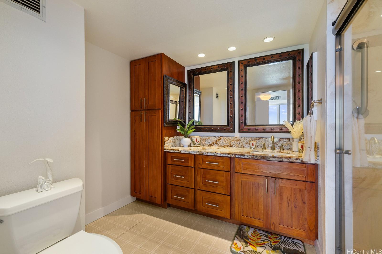 Makaha Valley Towers condo # J633, Waianae, Hawaii - photo 13 of 25