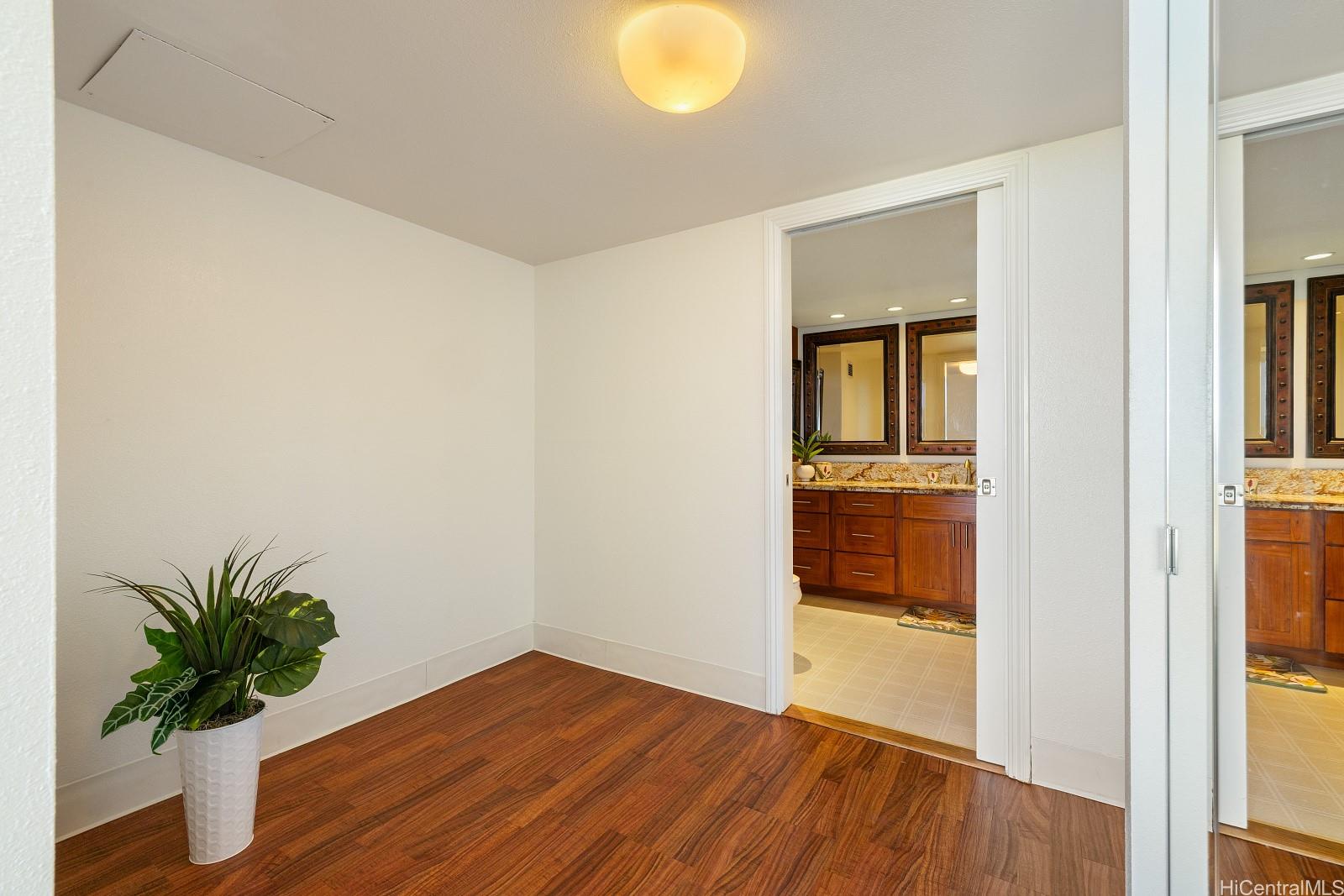 Makaha Valley Towers condo # J633, Waianae, Hawaii - photo 15 of 25