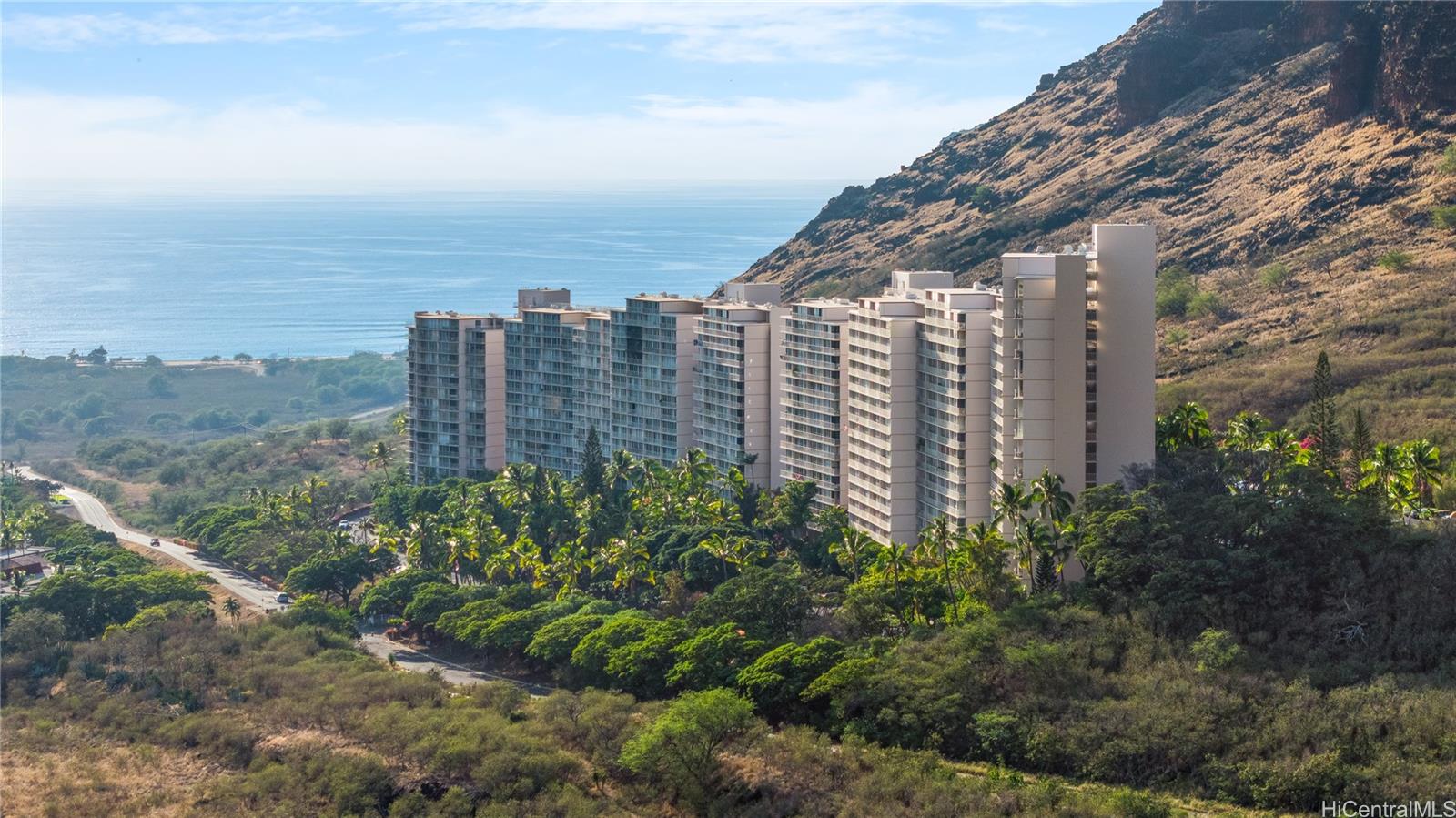 Makaha Valley Towers condo # J634, Waianae, Hawaii - photo 2 of 20