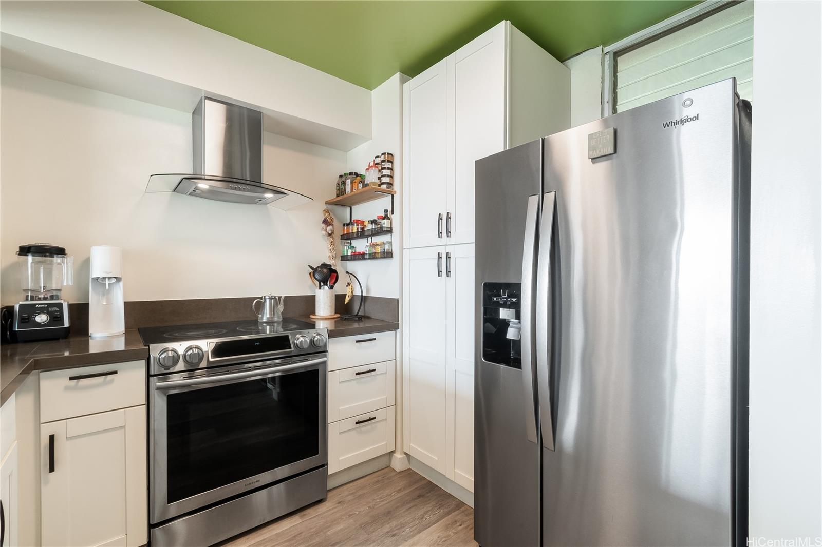 Makaha Valley Towers condo # J634, Waianae, Hawaii - photo 5 of 20