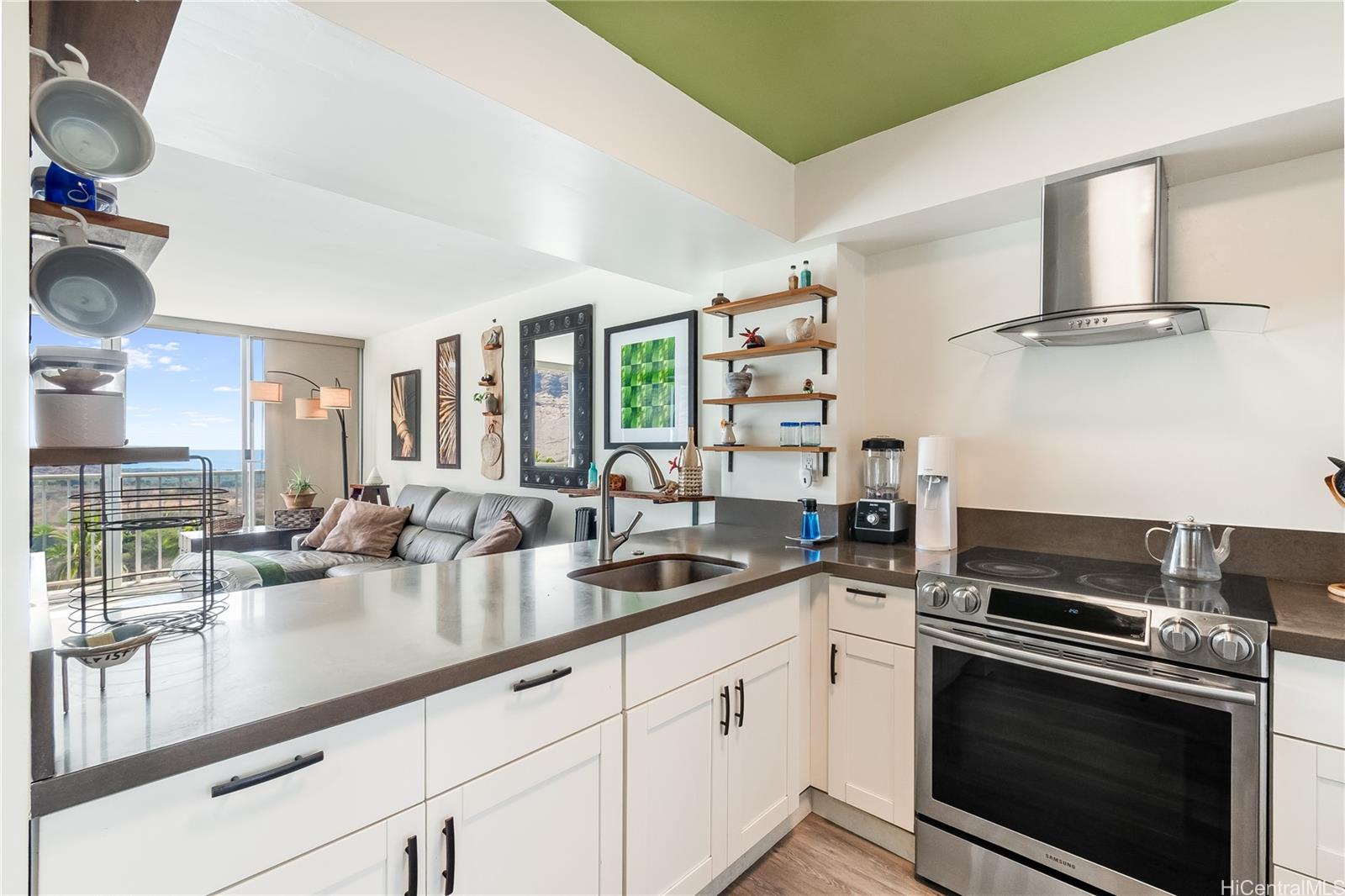 Makaha Valley Towers condo # J634, Waianae, Hawaii - photo 6 of 20