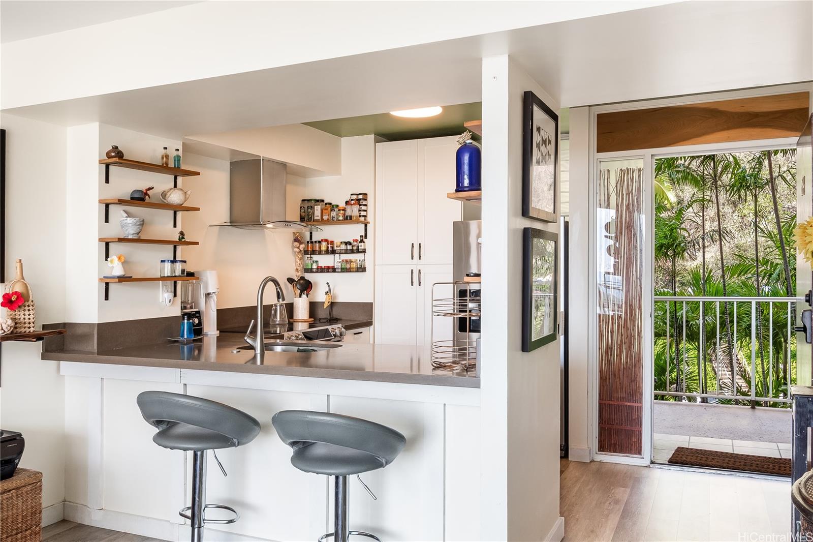 Makaha Valley Towers condo # J634, Waianae, Hawaii - photo 9 of 20