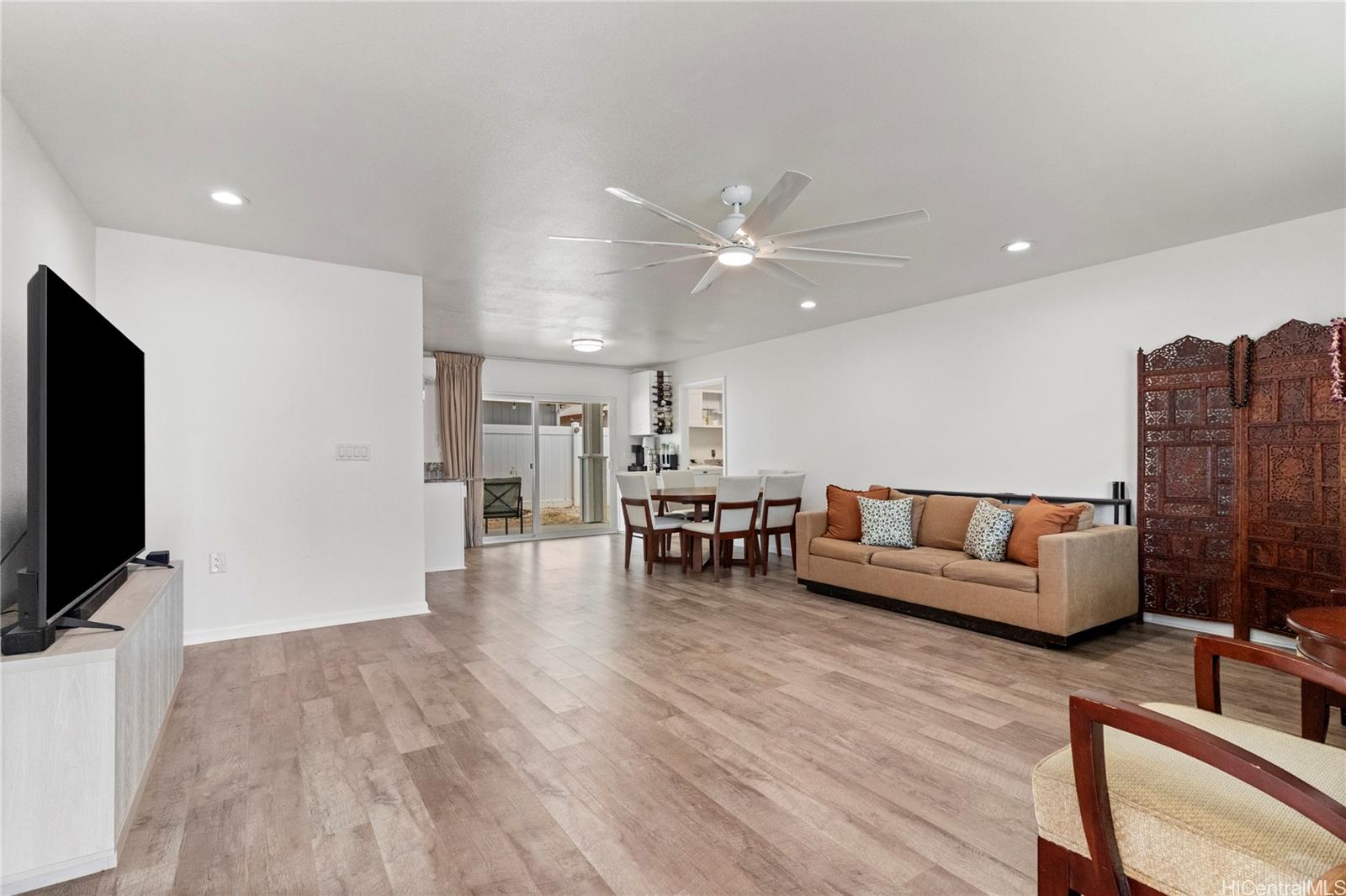 84-792  Lahaina Street Makaha, Leeward home - photo 3 of 15