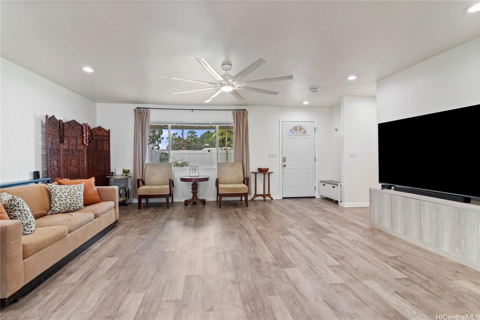 84-792  Lahaina Street Makaha, Leeward home - photo 4 of 15