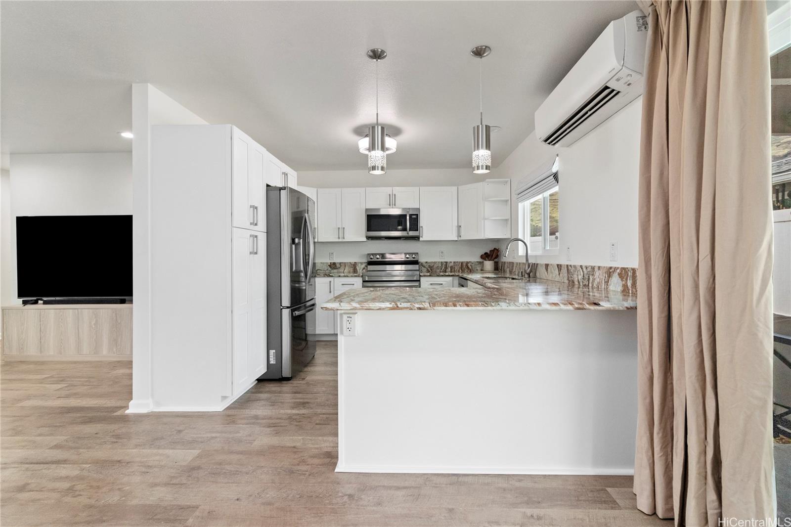 84-792  Lahaina Street Makaha, Leeward home - photo 5 of 15