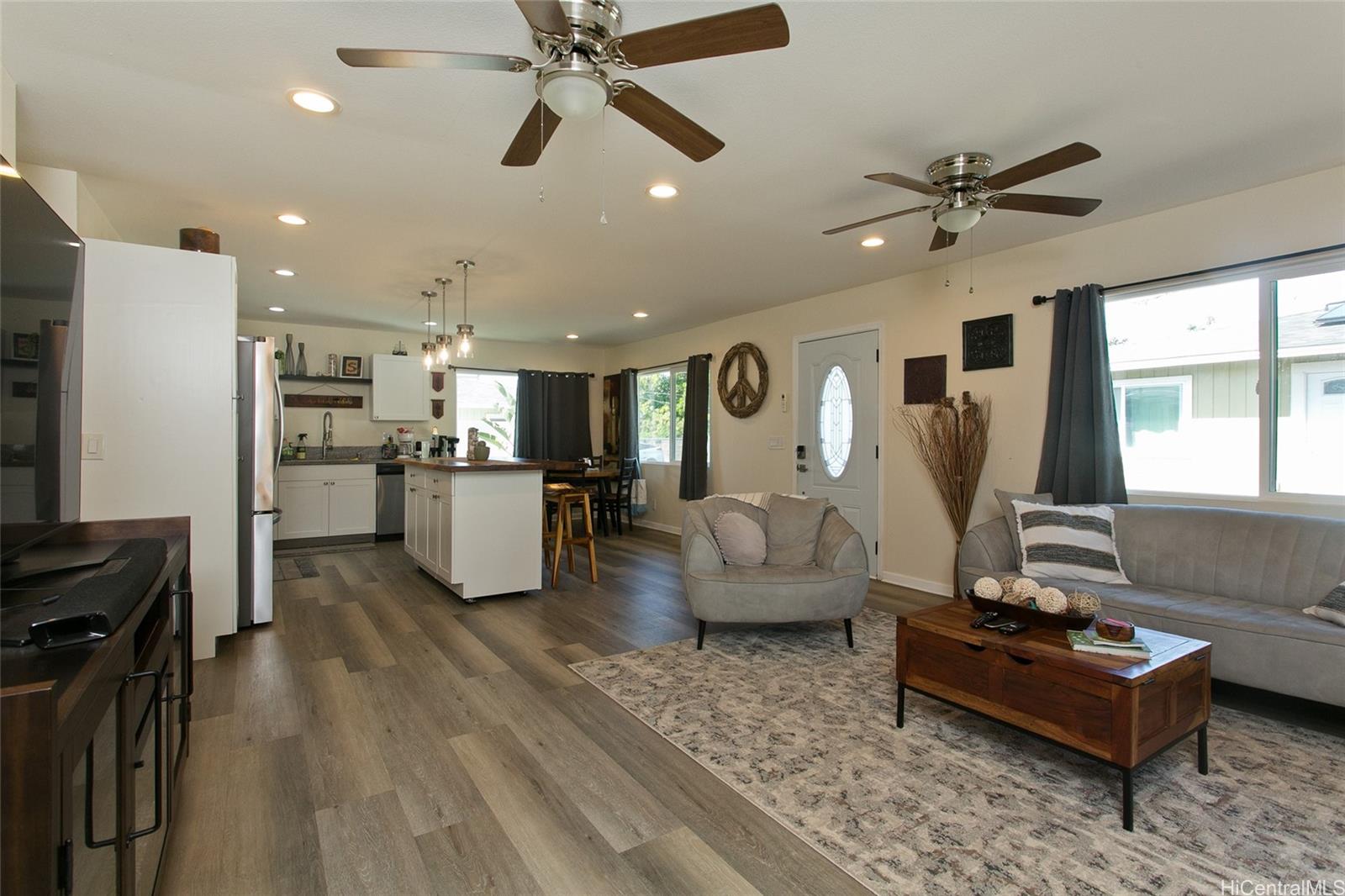 84-810  Farrington Hwy Makaha, Leeward home - photo 5 of 24