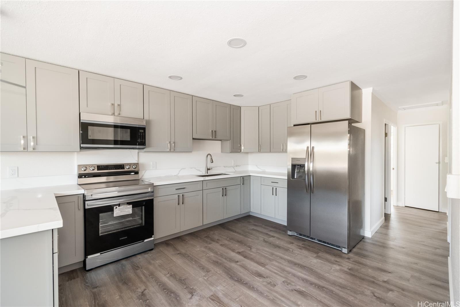 84-814  Farrington Hwy Makaha, Leeward home - photo 11 of 19