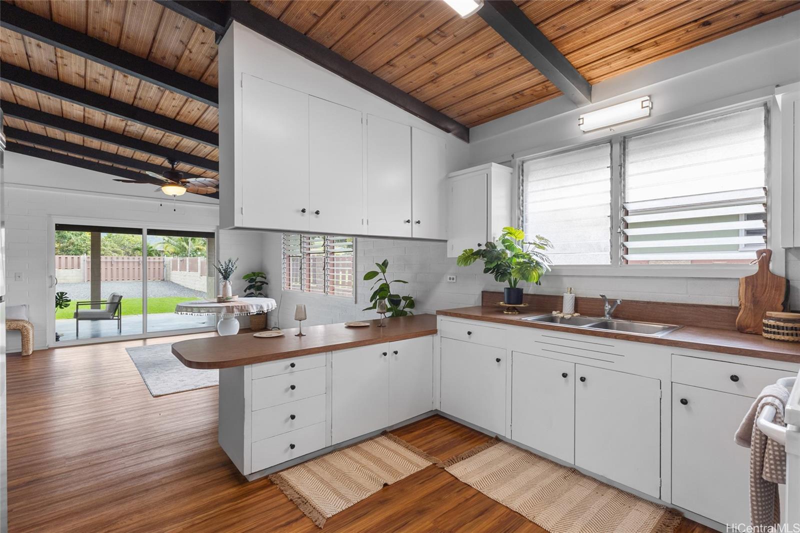 84-824  Fricke Street Makaha, Leeward home - photo 5 of 20