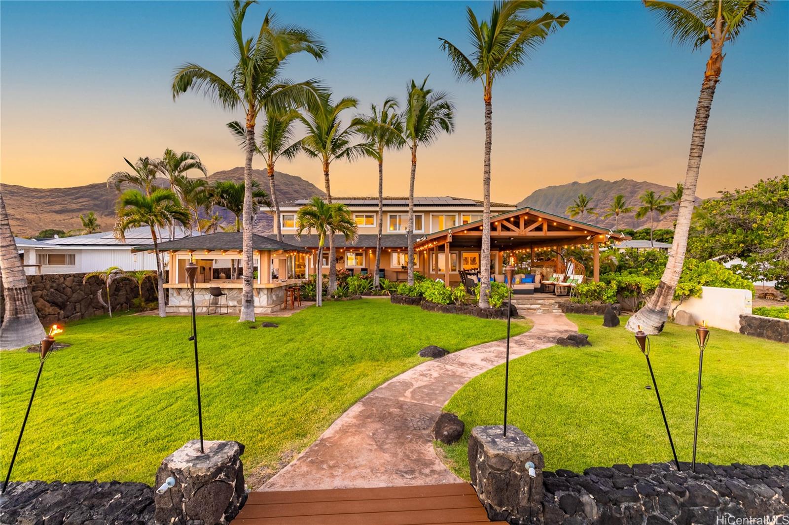 84-853  Moua Street Makaha,  home - photo 1 of 25