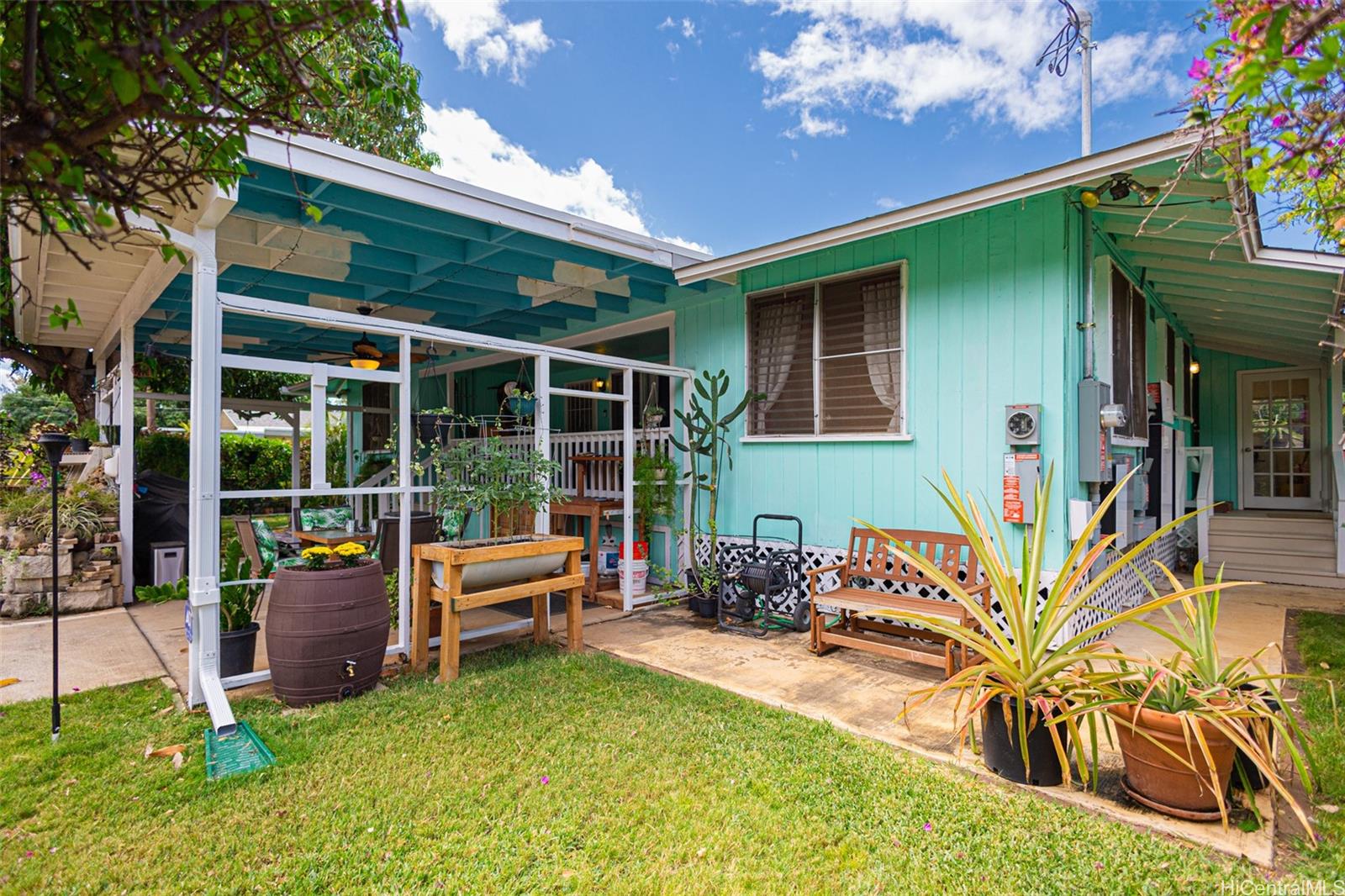 84-855  Hana Street Makaha, Leeward home - photo 21 of 25