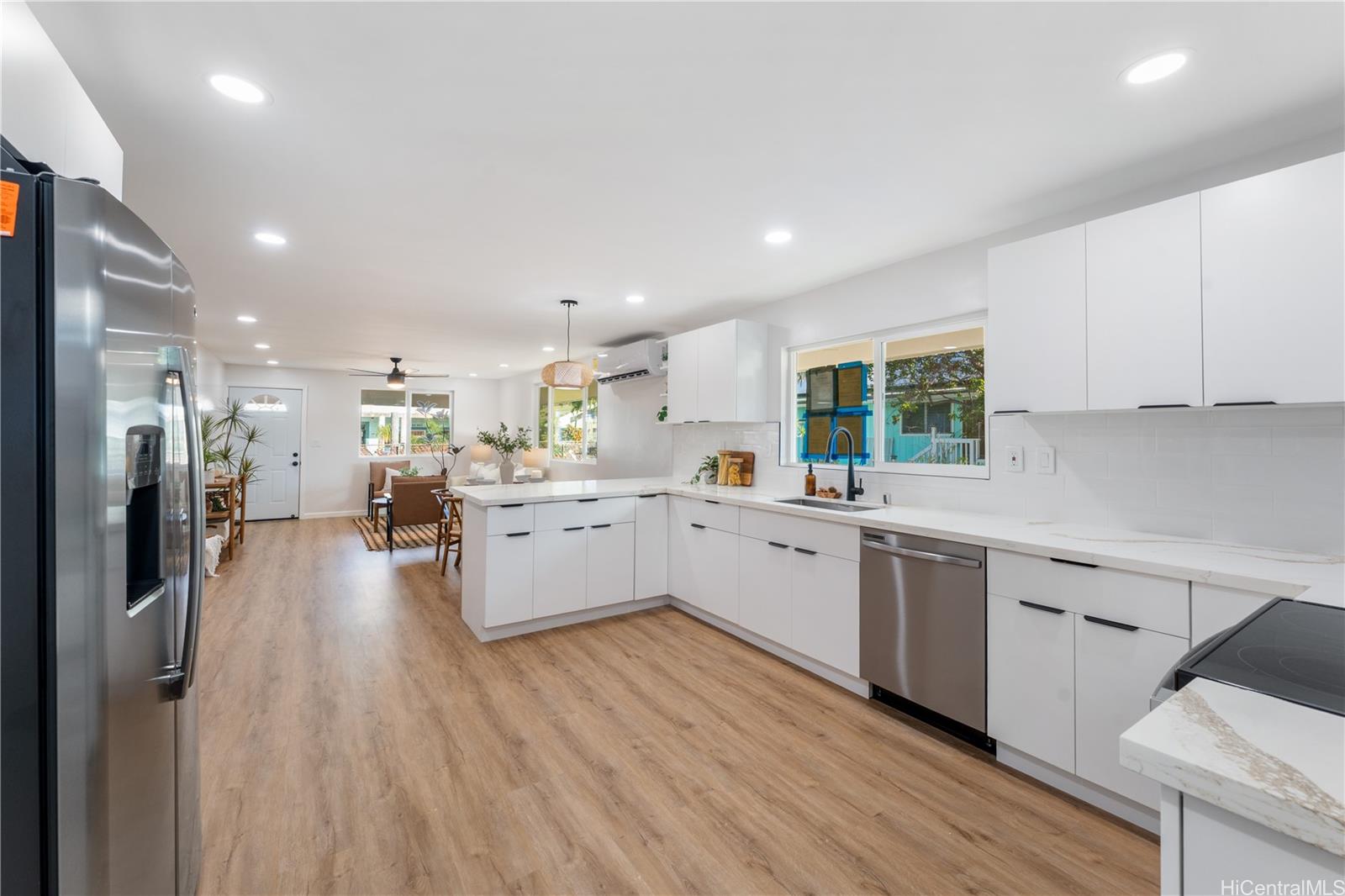 84-859  Hana Street Makaha, Leeward home - photo 5 of 24