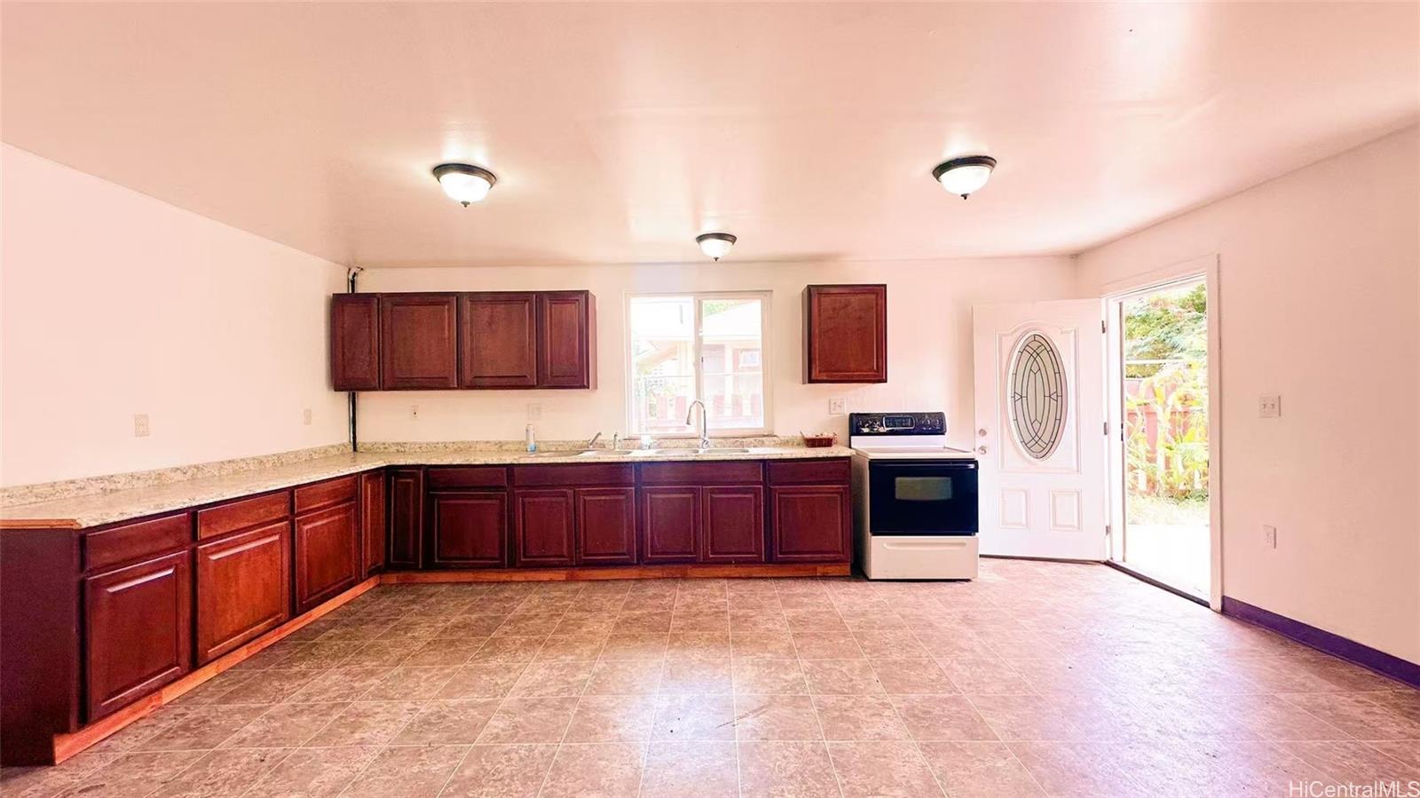 84-921  Lahaina Street Makaha, Leeward home - photo 4 of 14