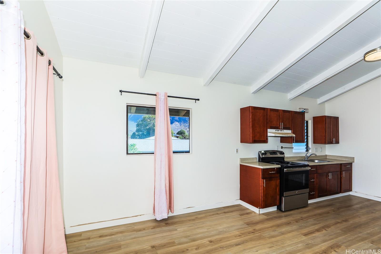 84-924  Hana St Makaha, Leeward home - photo 6 of 24