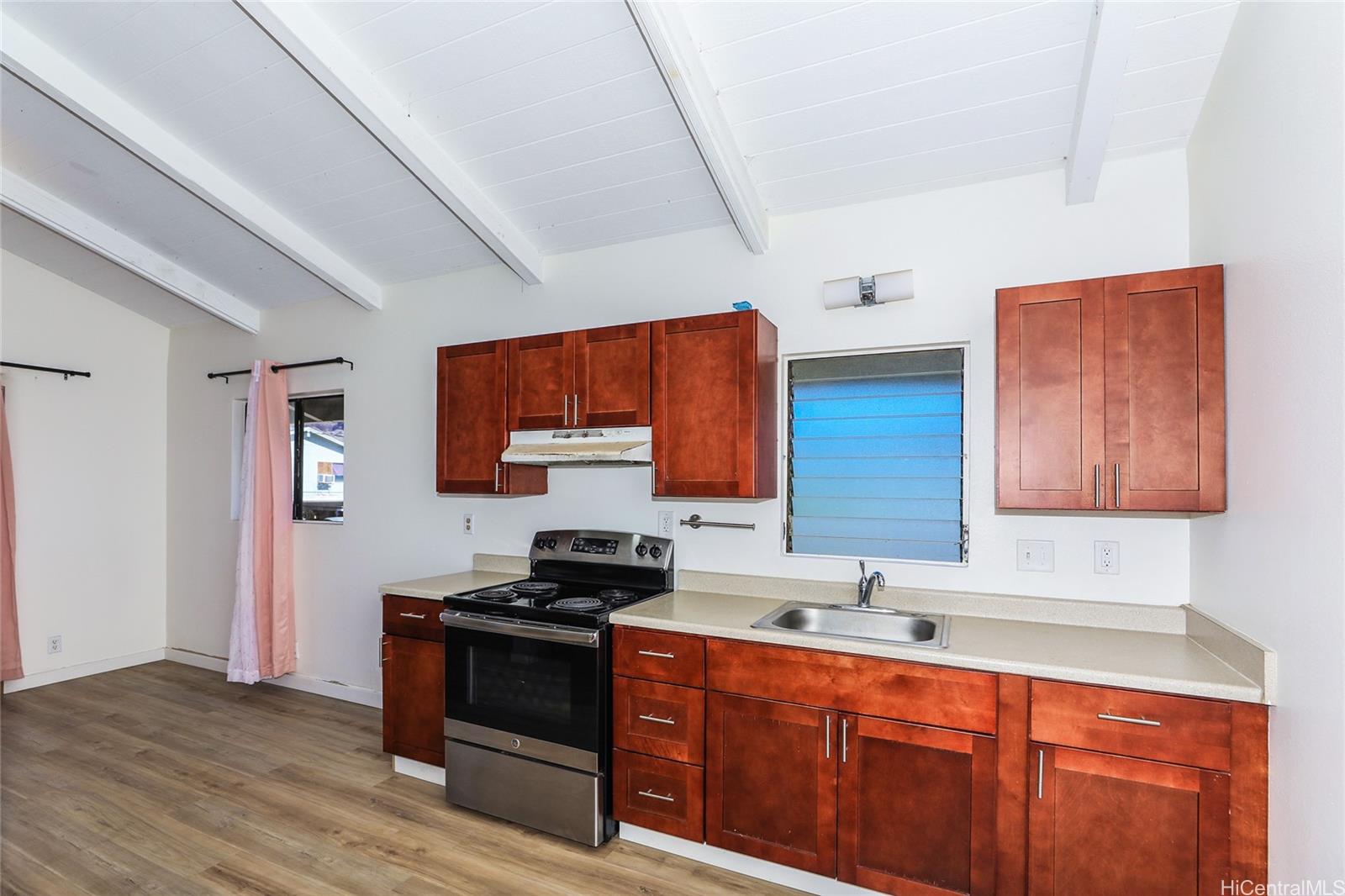 84-924  Hana St Makaha, Leeward home - photo 9 of 24