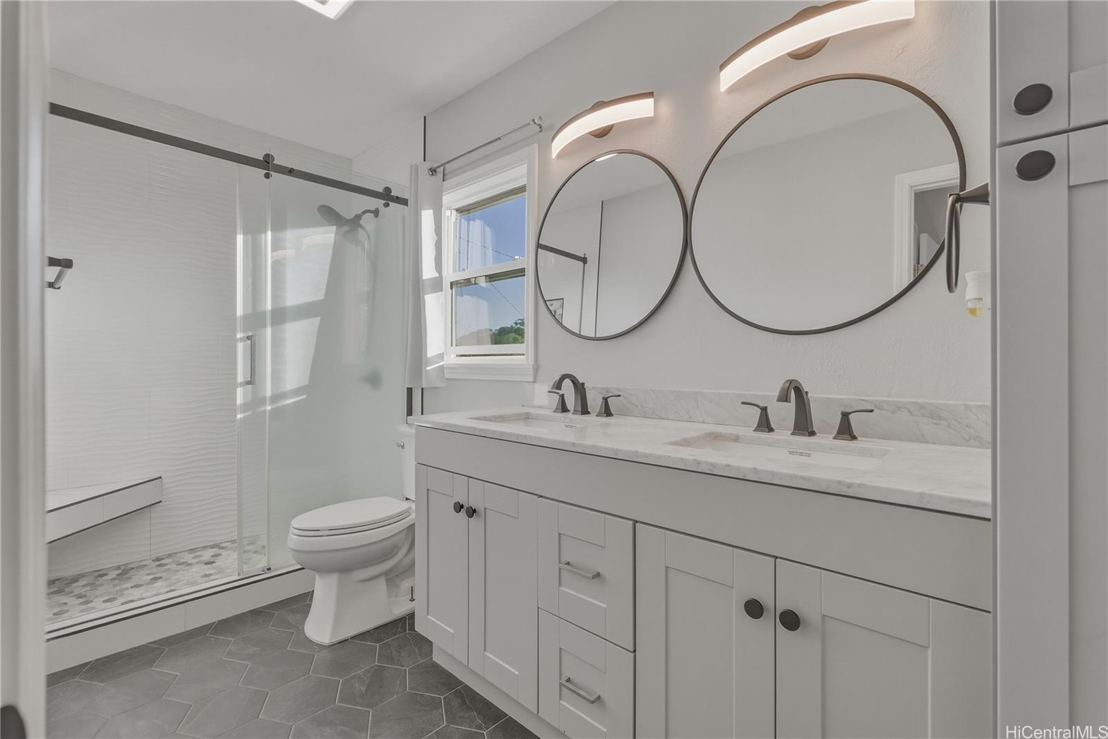 84-929  Hana Street Makaha, Leeward home - photo 13 of 22