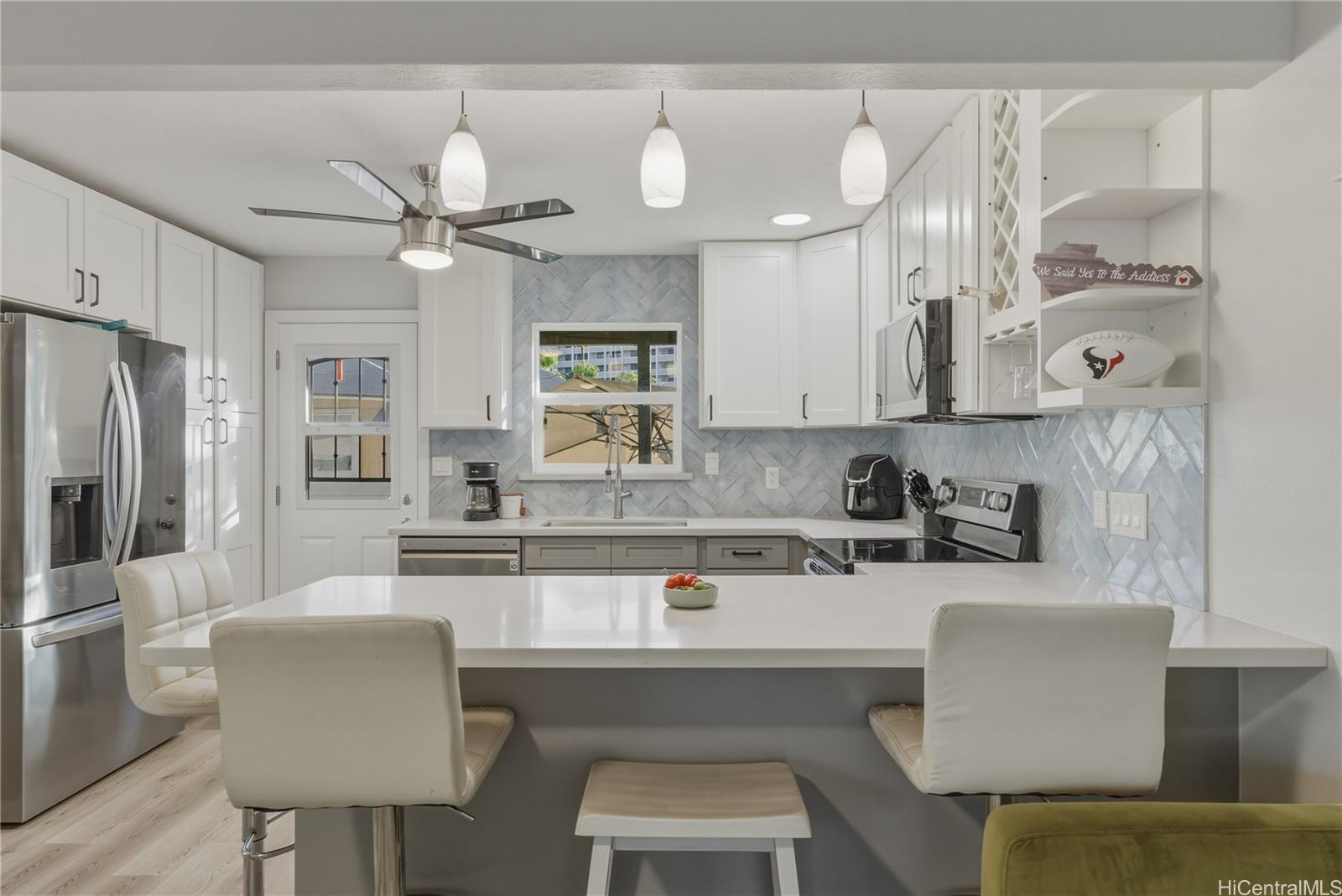 84-929  Hana Street Makaha, Leeward home - photo 5 of 22