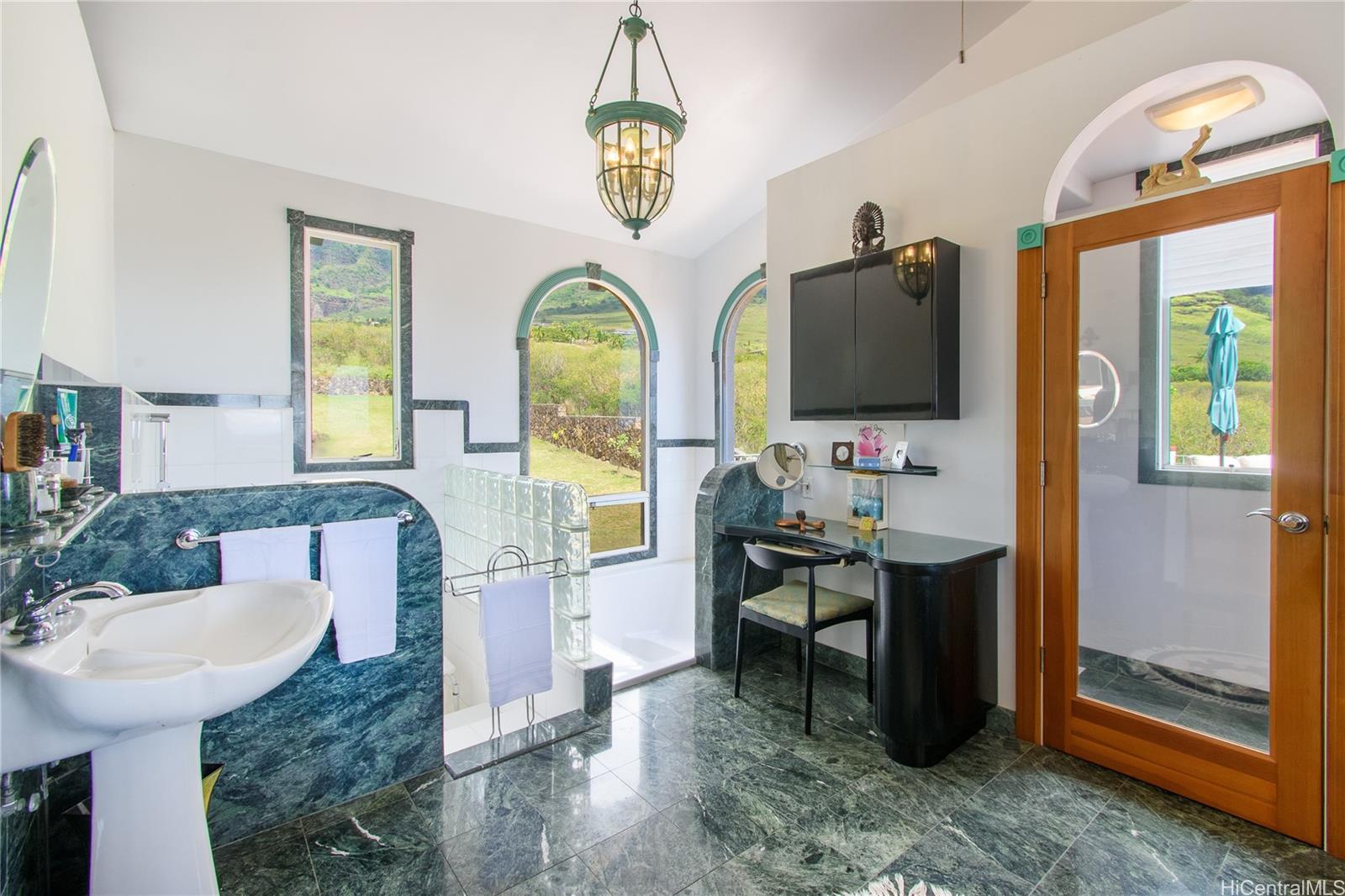 84-940  Moaelehua Street Maunaolu Estates, Leeward home - photo 16 of 25