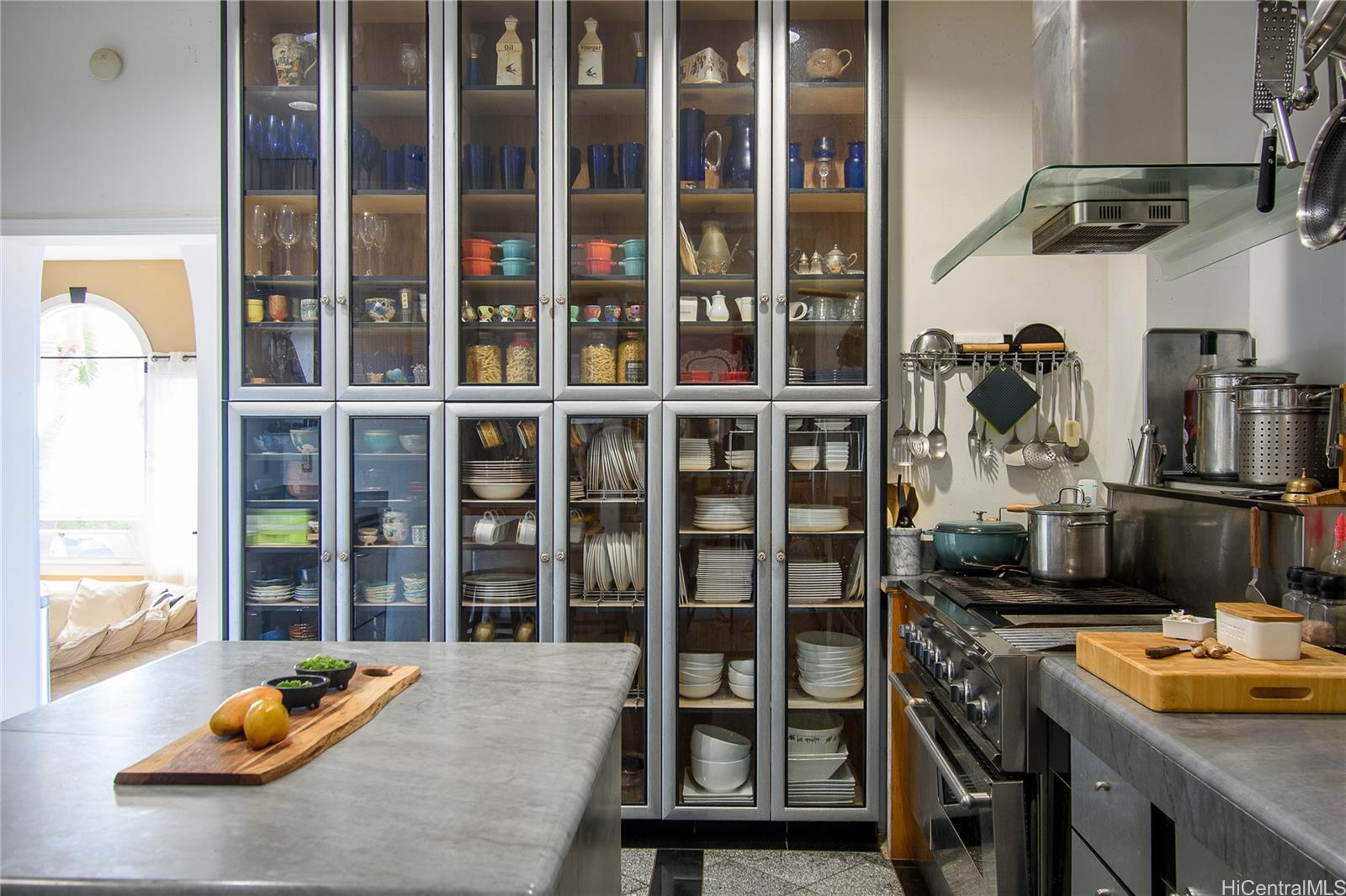 84-940  Moaelehua Street Maunaolu Estates, Leeward home - photo 3 of 24