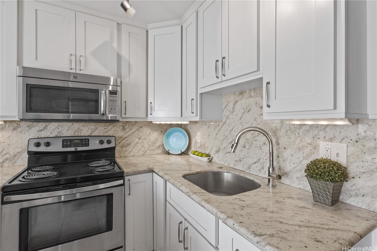 Makaha Beach Cabanas condo # B911, Waianae, Hawaii - photo 4 of 25