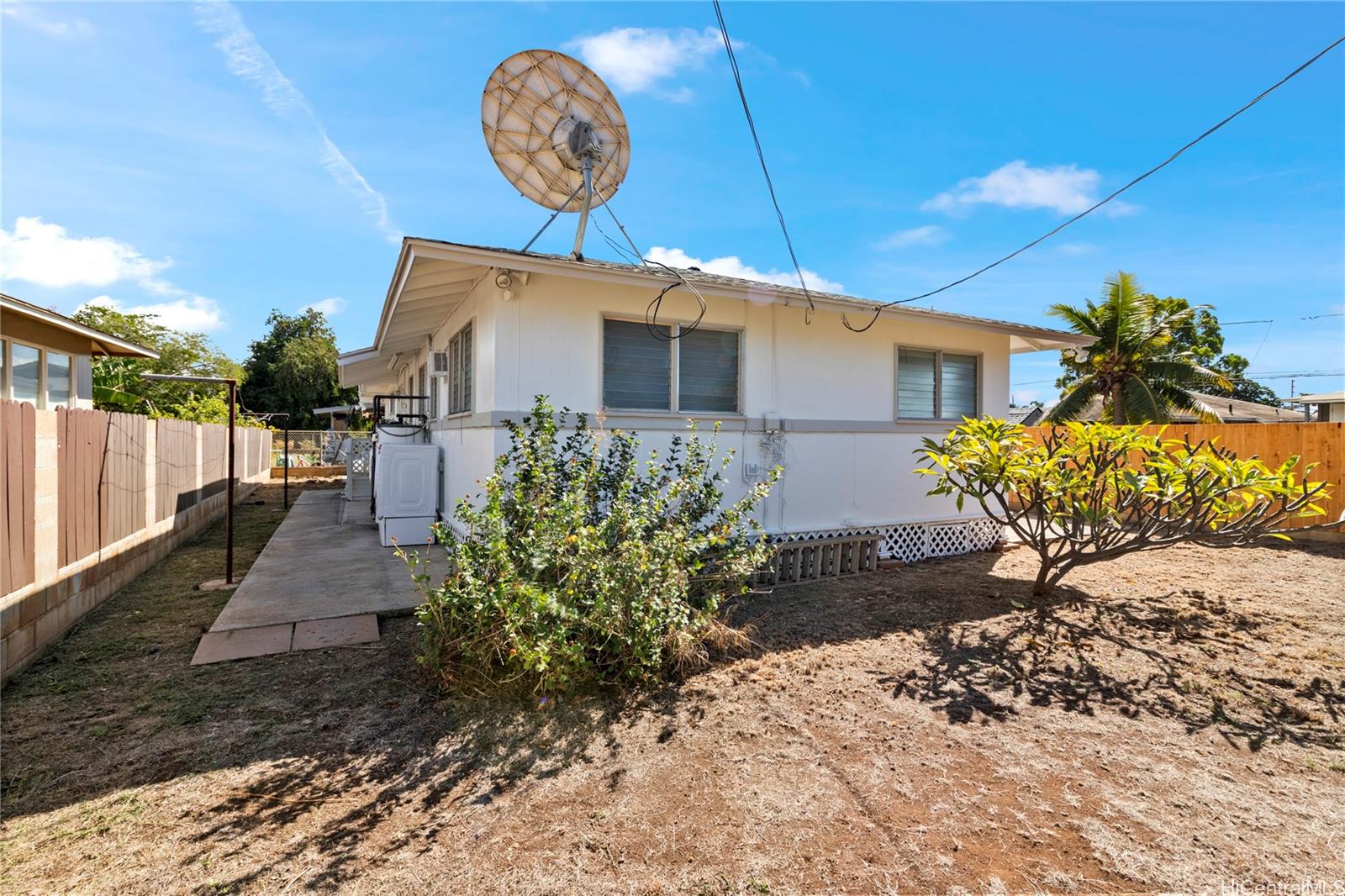 84-990  Hana St Makaha, Leeward home - photo 20 of 24