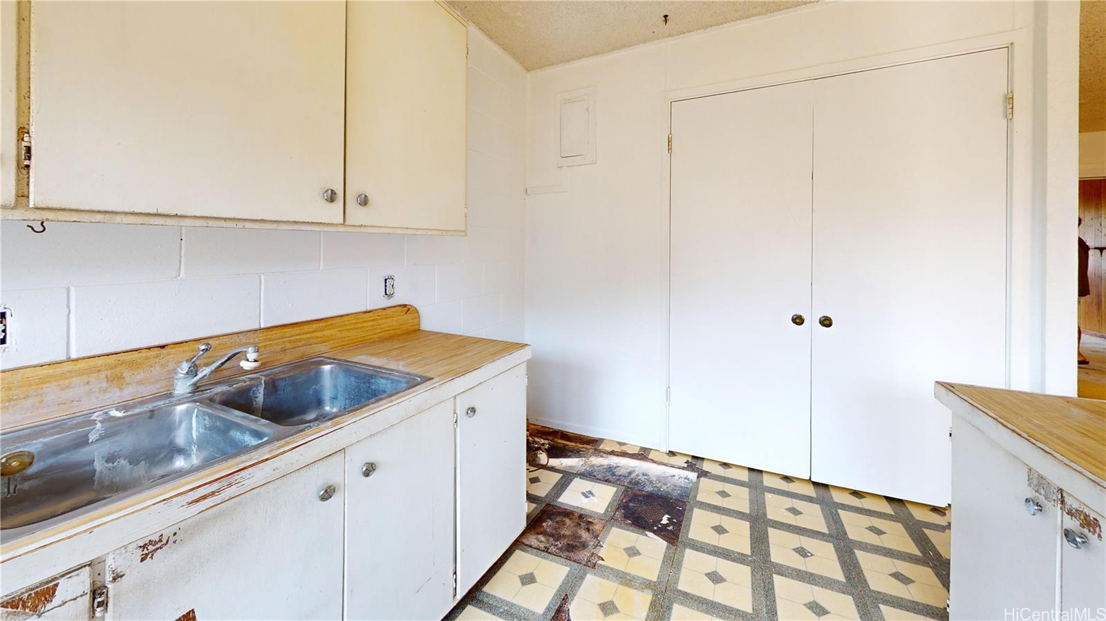 85-128 Ala Walua Street townhouse # B, Waianae, Hawaii - photo 4 of 16