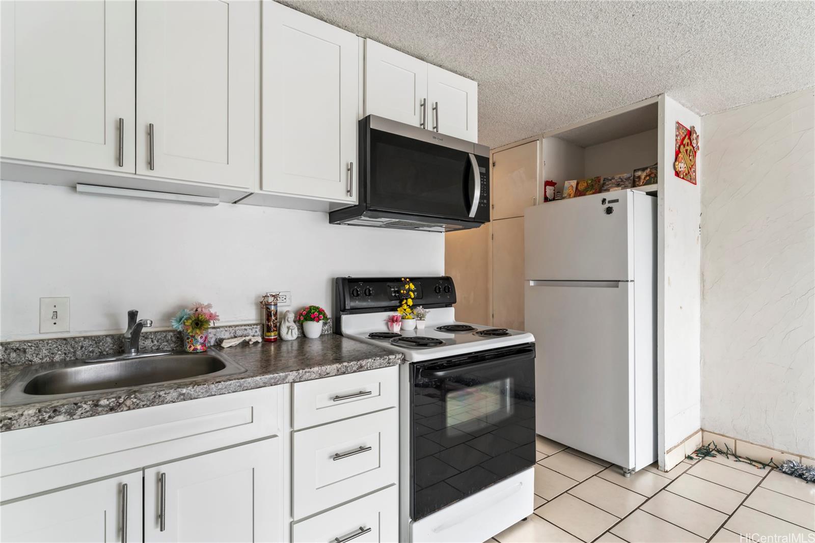 Makaha Surfside condo # C333, Waianae, Hawaii - photo 22 of 25