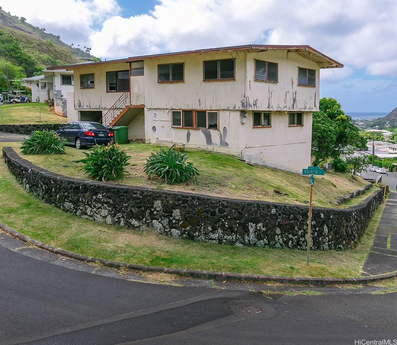 852  Kainoa Place Aina Haina Area, Diamond Head home - photo 5 of 9