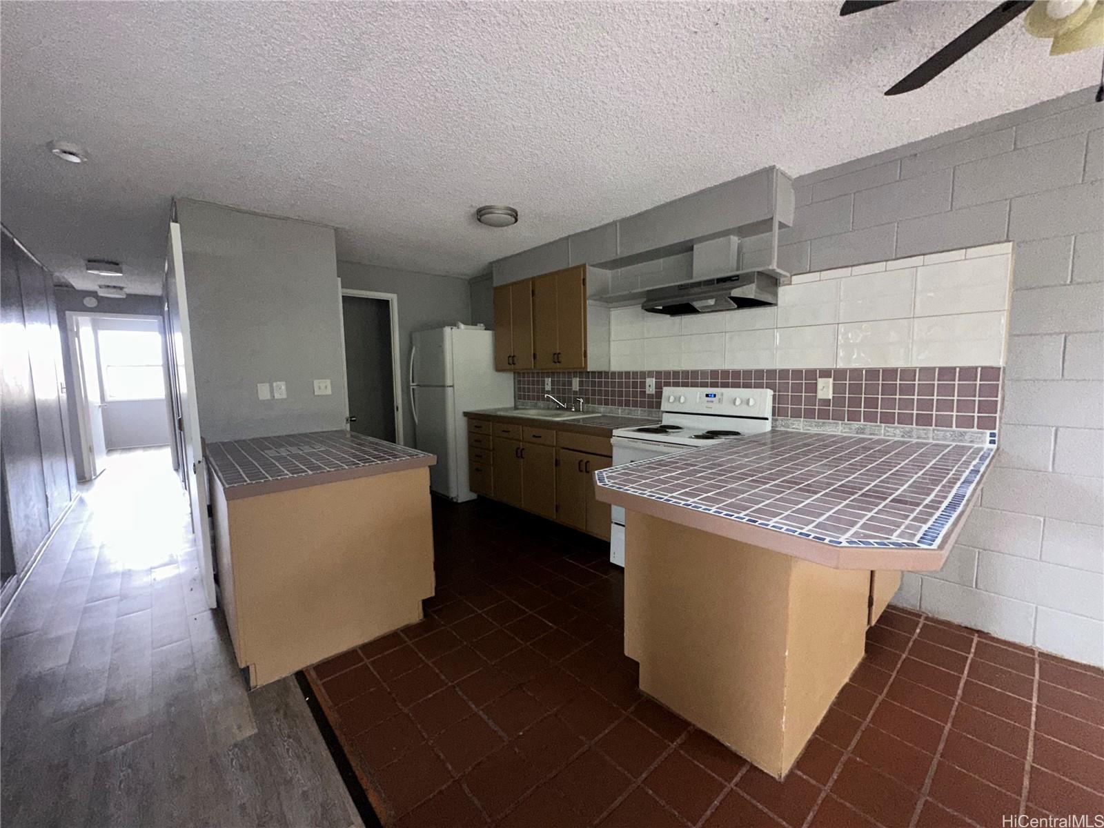 85-215  Ala Akau Street Waianae, Leeward home - photo 5 of 17