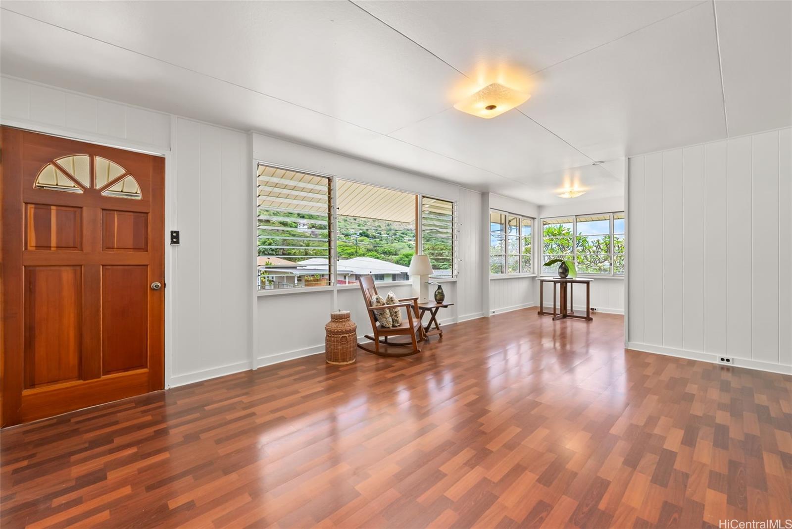 854  Hao Street Aina Haina Area, Diamond Head home - photo 3 of 25