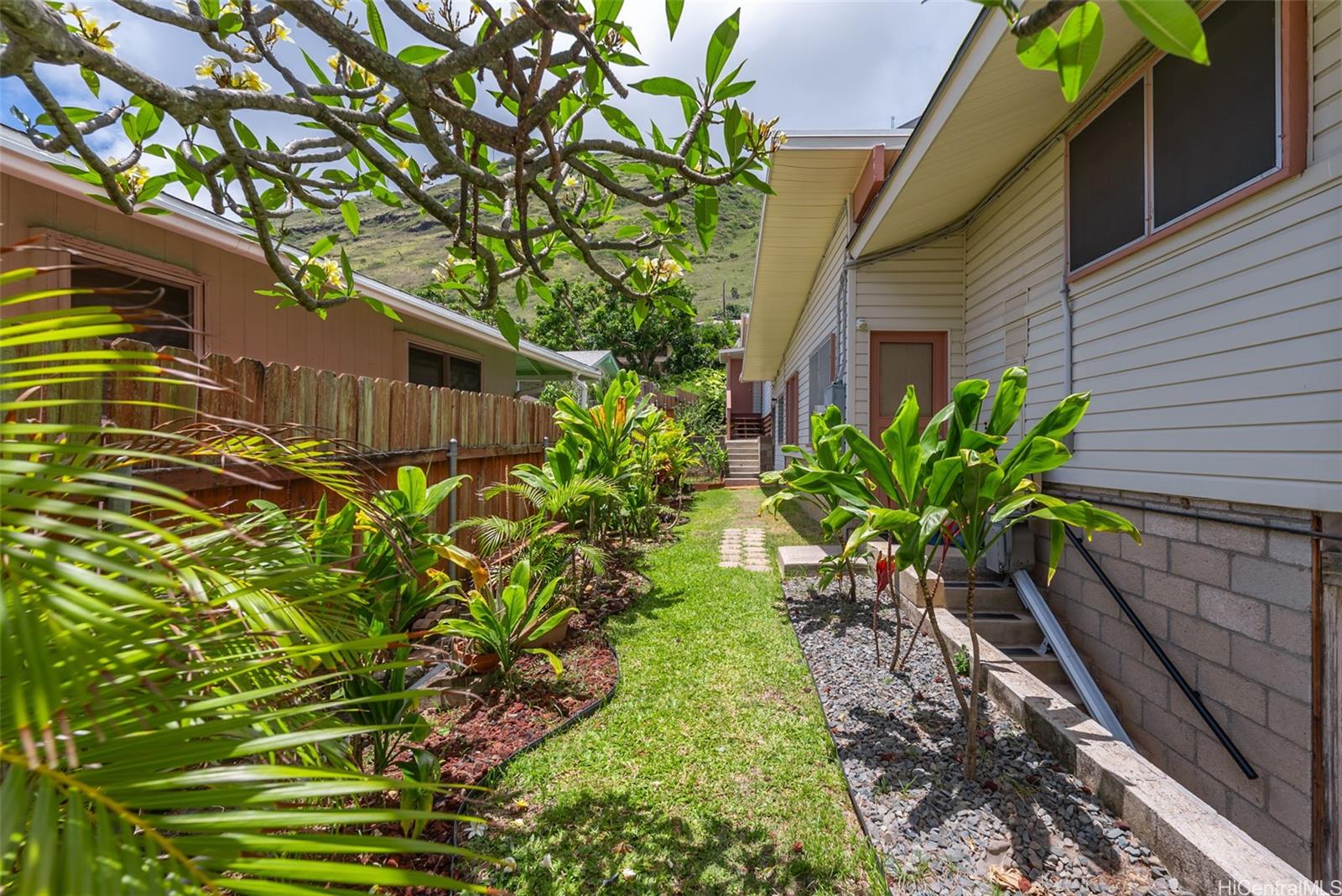 854  Hao Street Aina Haina Area, Diamond Head home - photo 23 of 25