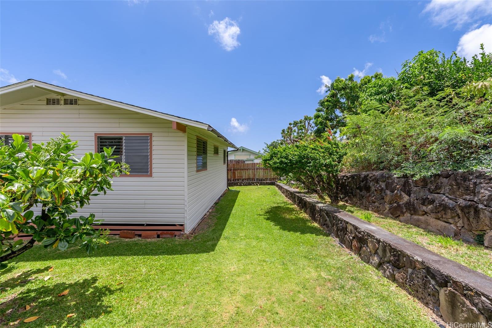 854  Hao Street Aina Haina Area, Diamond Head home - photo 24 of 25