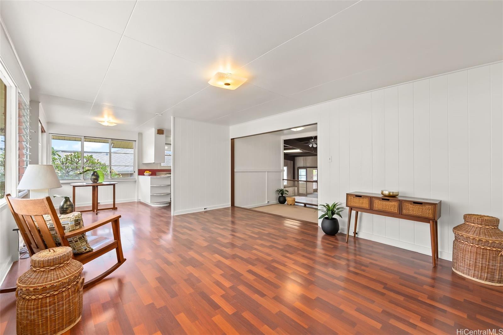 854  Hao Street Aina Haina Area, Diamond Head home - photo 4 of 25