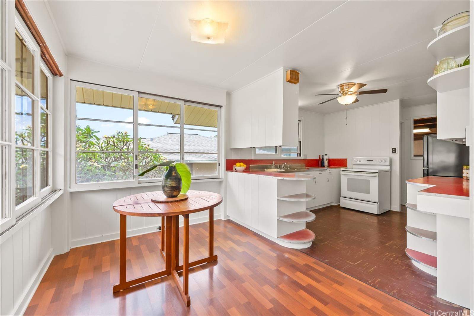 854  Hao Street Aina Haina Area, Diamond Head home - photo 5 of 25